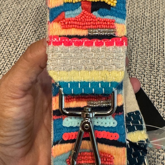 Colorful Patterned Women's Accessory Strap - Picture 7 of 8